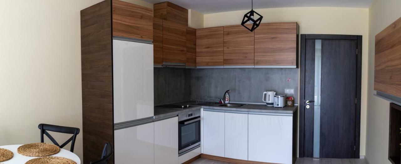 La Familia Apartments Varna Exterior photo