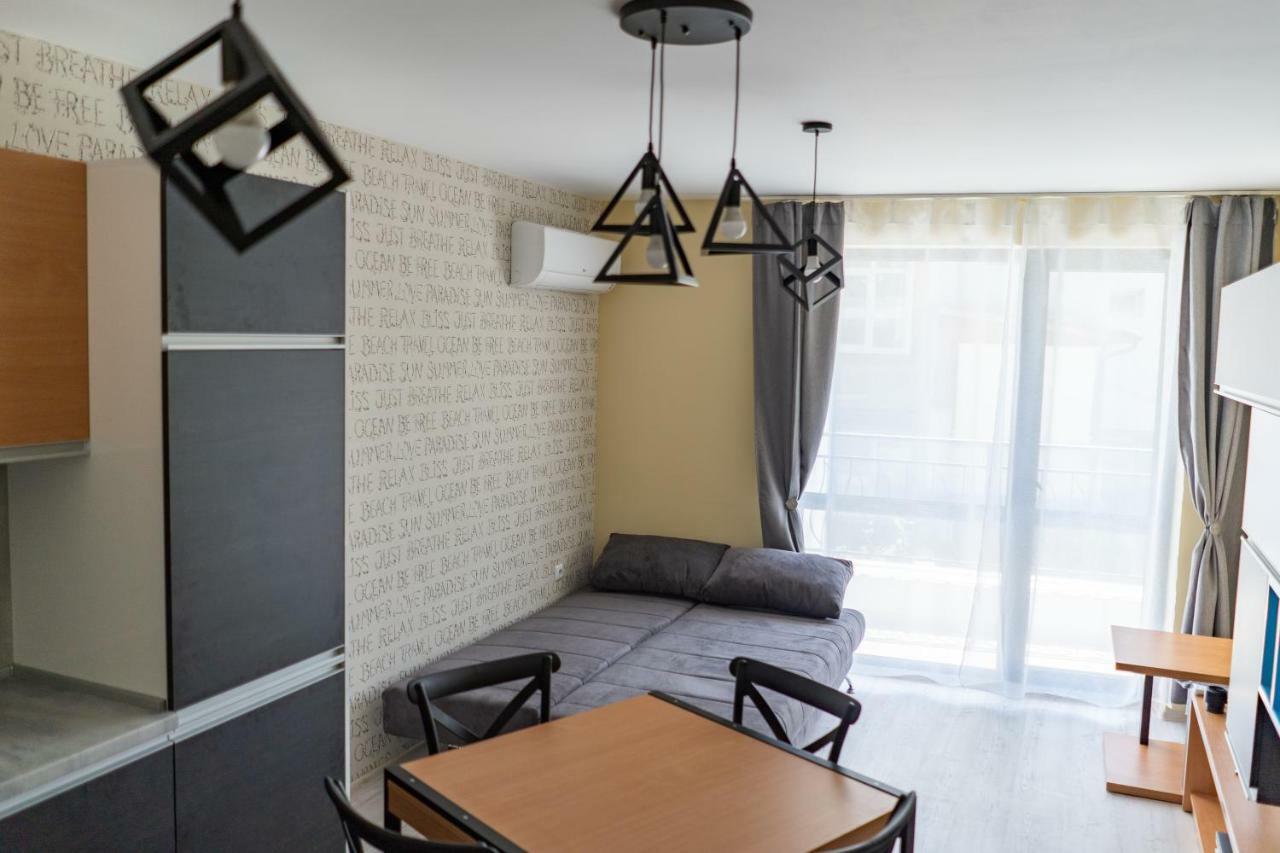 La Familia Apartments Varna Exterior photo
