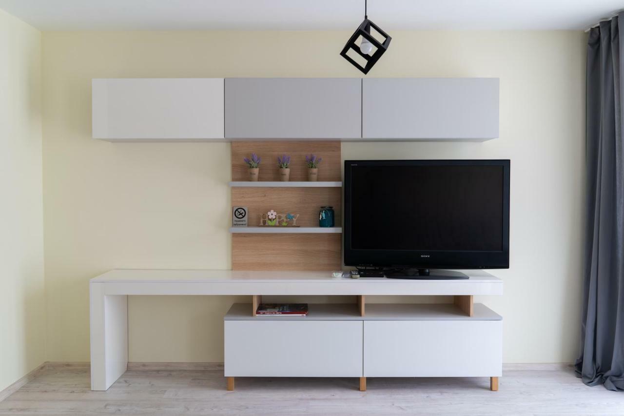 La Familia Apartments Varna Exterior photo