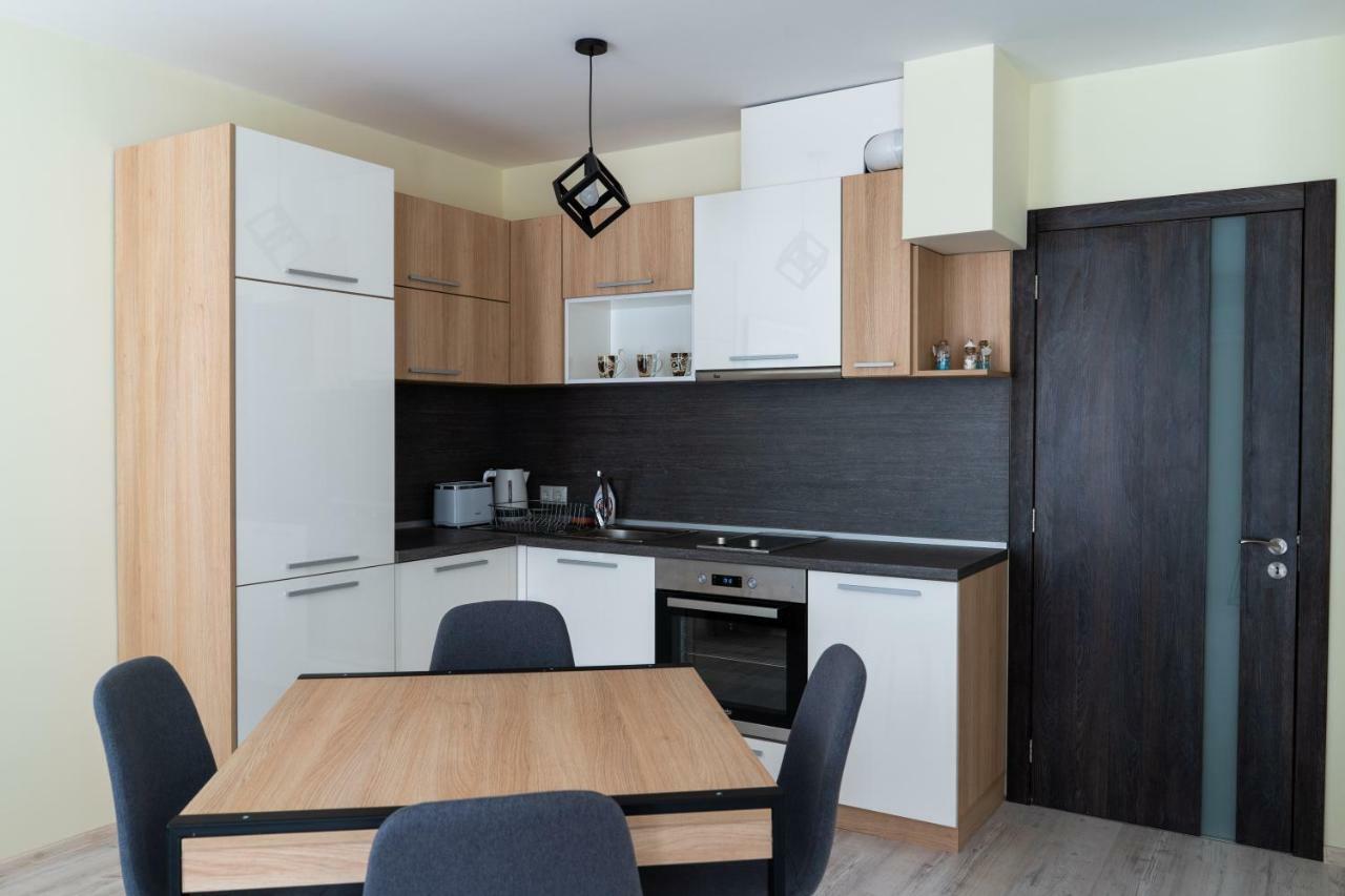 La Familia Apartments Varna Exterior photo