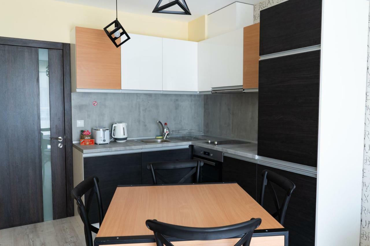 La Familia Apartments Varna Exterior photo