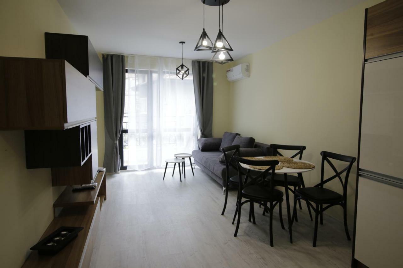 La Familia Apartments Varna Exterior photo