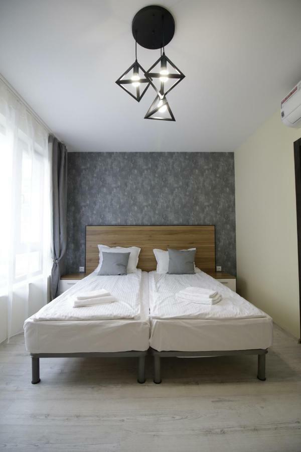 La Familia Apartments Varna Exterior photo